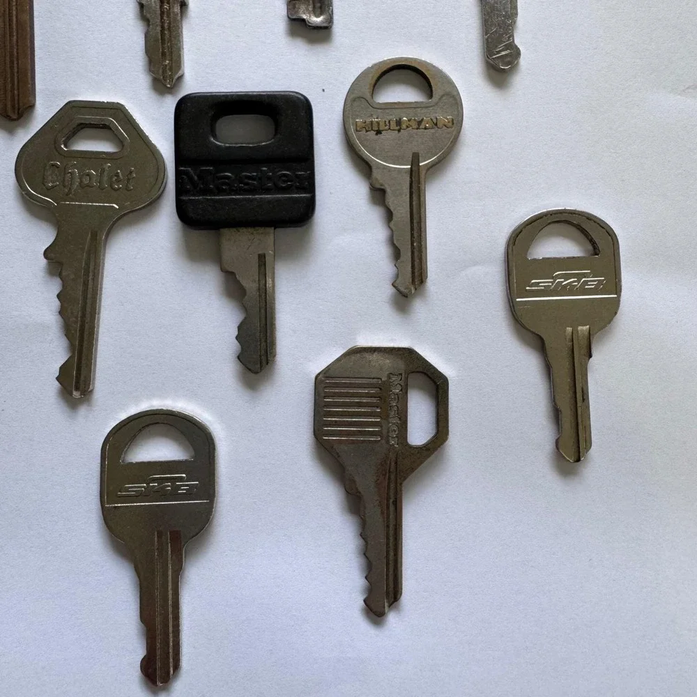 N/A vintage key